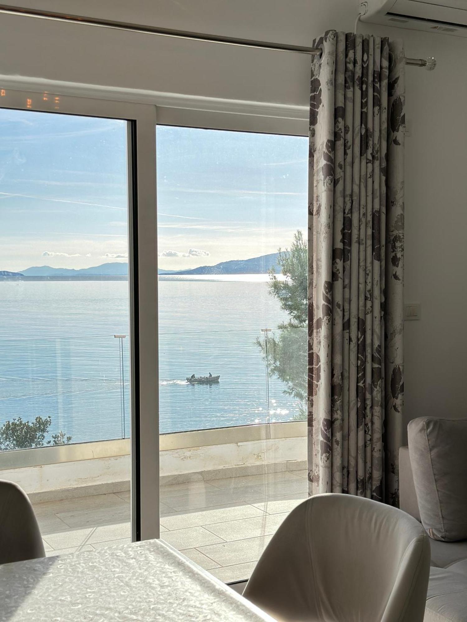 The Hill Sea View Apartment Sarande Exterior photo