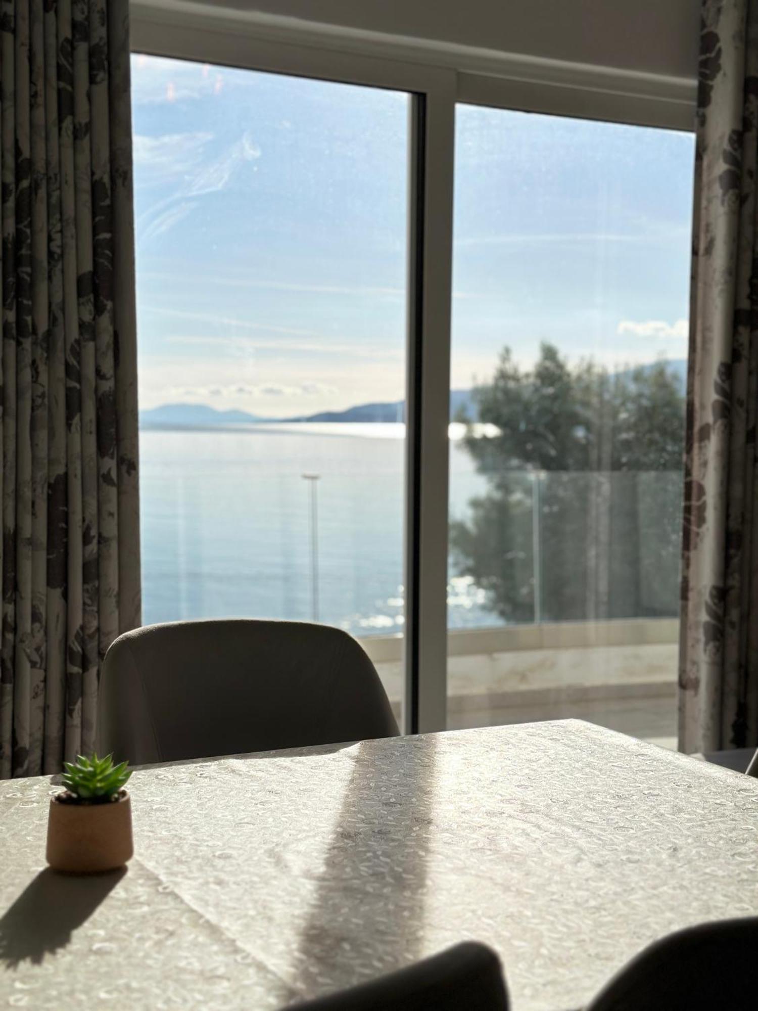 The Hill Sea View Apartment Sarande Exterior photo